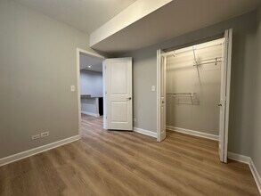 673 W Roscoe St in Chicago, IL - Building Photo - Building Photo