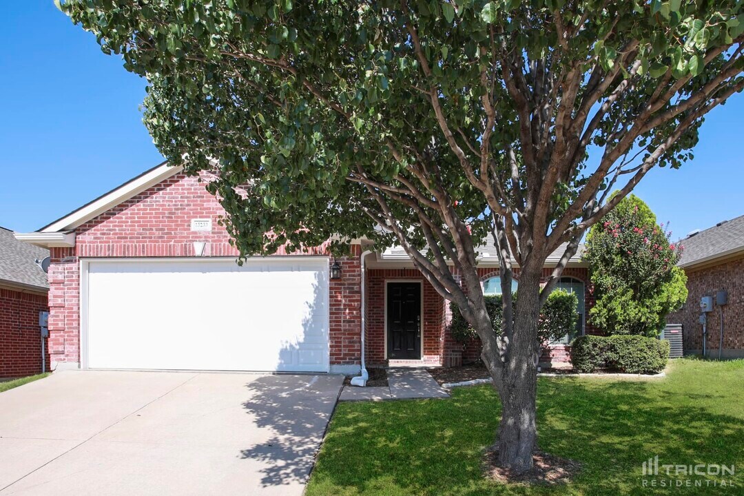 13233 Evergreen Dr in Fort Worth, TX - Building Photo