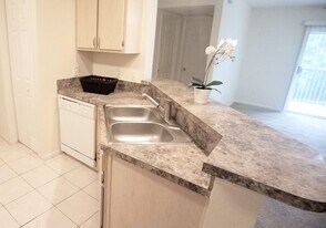 802 Crest Pines Dr in Orlando, FL - Building Photo