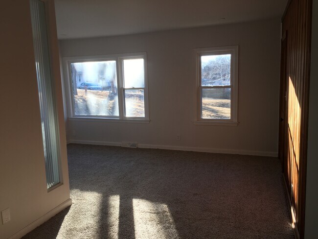 5525 N Bennington Ave, Unit A in Kansas City, MO - Building Photo - Building Photo