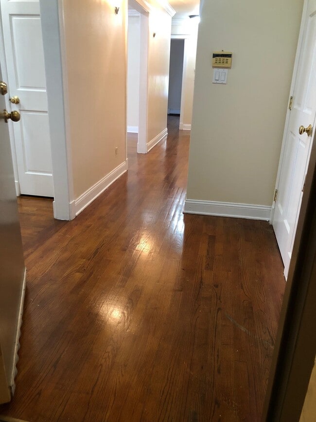 38 Riverview Ct in Secaucus, NJ - Building Photo - Building Photo