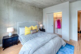 153 N Desplaines St, Unit 705 in Chicago, IL - Building Photo - Building Photo