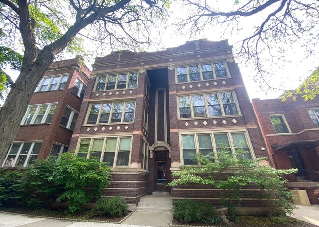 6311 N Wayne Ave, Unit 2S in Chicago, IL - Foto de edificio - Building Photo