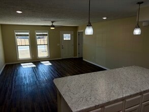 1906 Ontario Ct in Mountain Home, AR - Building Photo - Building Photo