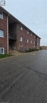 10 Highland Rd E in Kitchener, ON - Building Photo