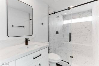 254 Tower St in Las Vegas, NV - Foto de edificio - Building Photo