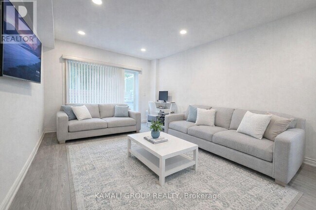 236 McKee Ave in Toronto, ON - Building Photo - Building Photo