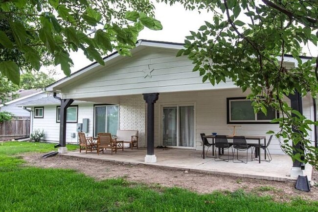 9802 Kendal Dr in Austin, TX - Building Photo - Building Photo