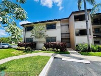 9844 Nob Hill Ln in Sunrise, FL - Foto de edificio - Building Photo