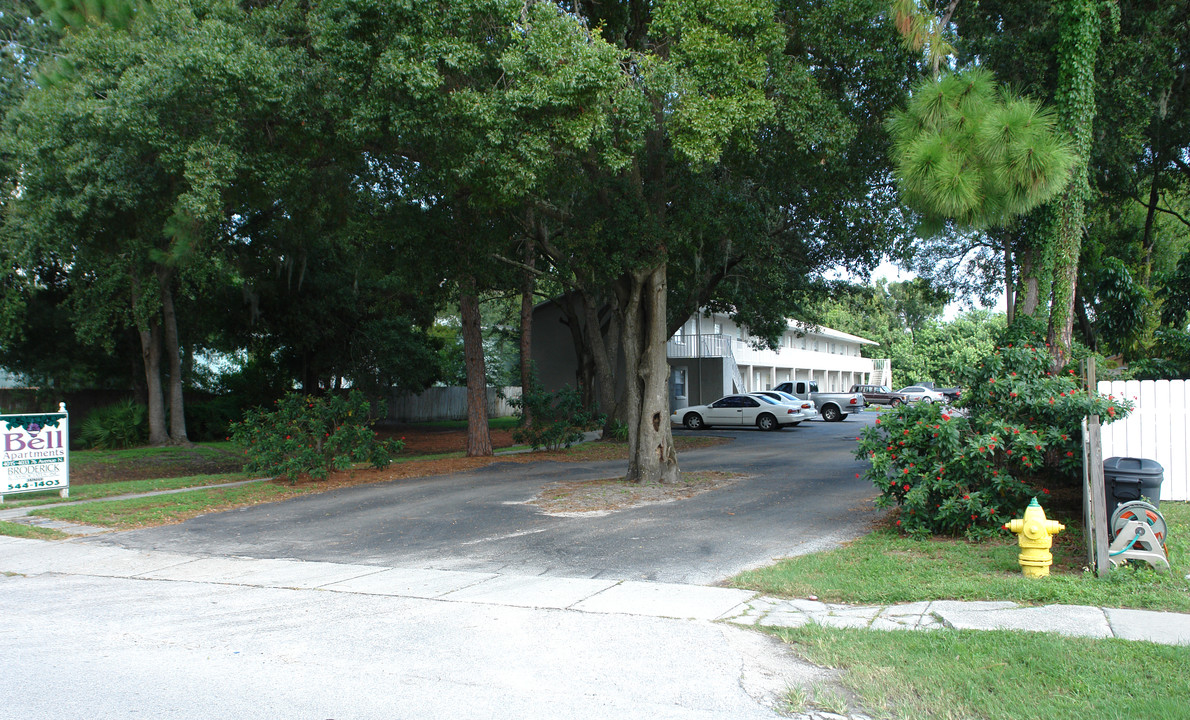 Bell Apartments in Pinellas Park, FL - Building Photo