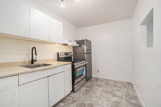 185 Mcarthur Av in Ottawa, ON - Building Photo - Building Photo