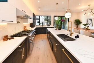 3169 Washington St in San Francisco, CA - Building Photo - Building Photo