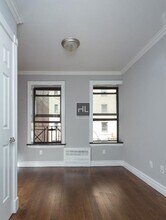 First Avenue, Unit 6 in New York, NY - Foto de edificio - Building Photo