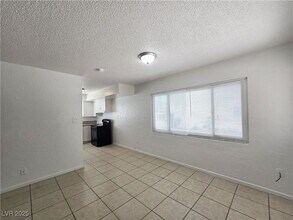 1904 Rexford Dr, Unit 1 in Las Vegas, NV - Building Photo - Building Photo