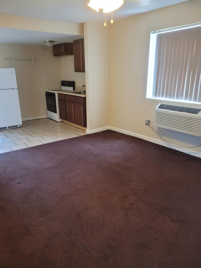 property at 709 S Poplar St