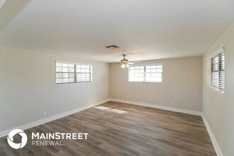 6528 Blackwood Dr in Jacksonville, FL - Foto de edificio - Building Photo