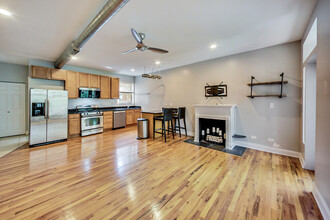 4821 N Sawyer Ave in Chicago, IL - Building Photo - Building Photo
