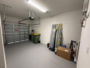 1743 SE 9th Terrace in Florida City, FL - Building Photo - Building Photo