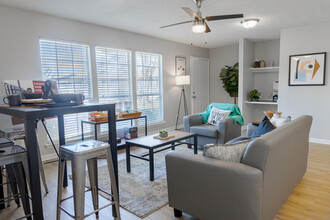 The Social Block & Townhomes in Starkville, MS - Foto de edificio - Building Photo