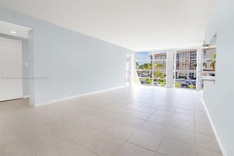 601 Three Islands Boulevard in Hallandale Beach, FL - Building Photo - Building Photo