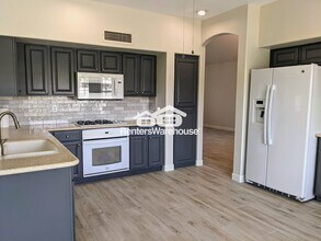 6340 W Tonopah Dr in Glendale, AZ - Building Photo - Building Photo