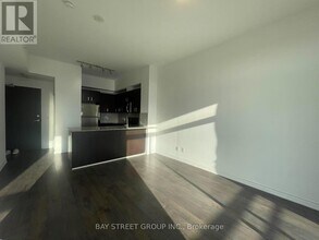 11611 Yonge St in Richmond Hill, ON - Building Photo - Building Photo