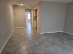 1108-1116 Melody Ln in Sebring, FL - Foto de edificio - Building Photo