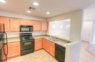 6037 S Sweet Birch Ln in Tucson, AZ - Foto de edificio - Building Photo