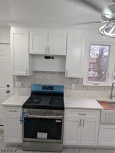 134 S Clinton St in East Orange, NJ - Building Photo - Building Photo