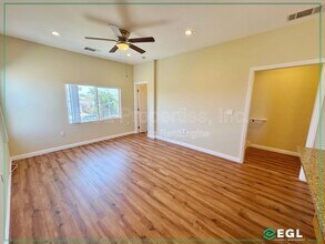 4501 1/2 S Gramercy Pl in Los Angeles, CA - Building Photo - Building Photo