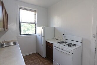 836 W Waveland in Chicago, IL - Building Photo - Building Photo