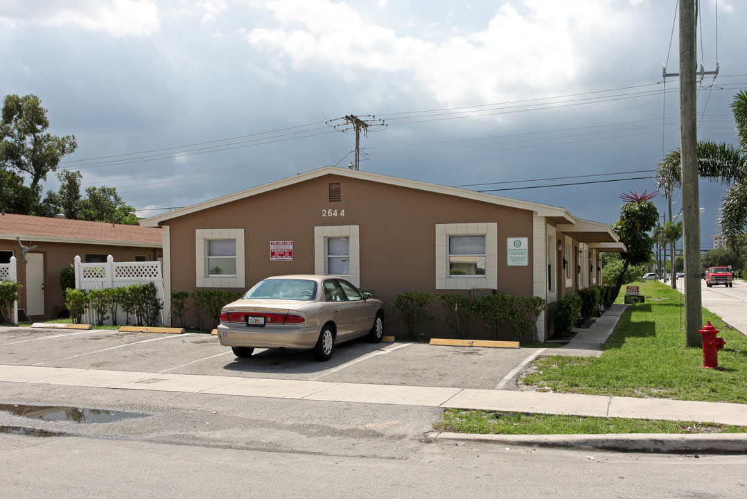 2644 NW 2nd St in Pompano Beach, FL - Building Photo