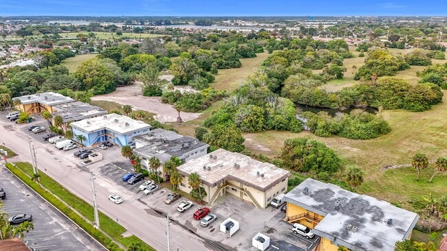 961 NW 45th St
