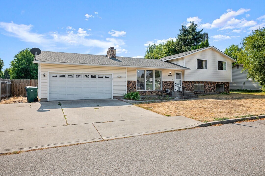 14406 E 7th Ave in Spokane Valley, WA - Building Photo
