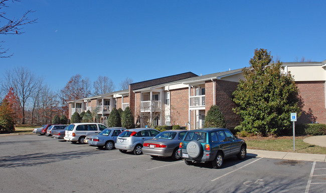 Overlook Apartments in Asheville, NC - Building Photo - Building Photo