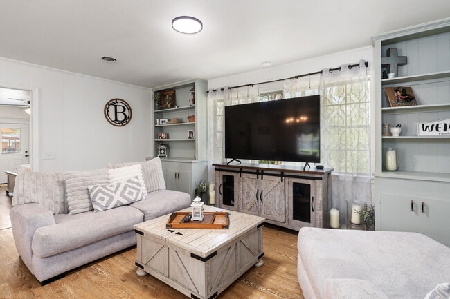 property at 1406 Russell Ave