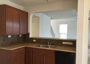9047 Canter Horse in San Antonio, TX - Building Photo - Building Photo