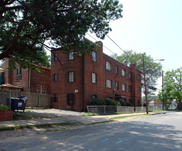 4575 Kane Pl NE in Washington, DC - Foto de edificio - Building Photo