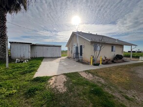 6030 S Frankwood Ave in Reedley, CA - Building Photo - Building Photo