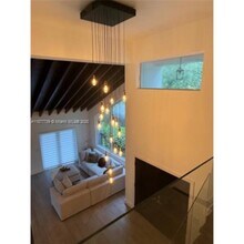 3231 Salzedo St in Coral Gables, FL - Foto de edificio - Building Photo