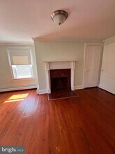 704 W Washington St in Charles Town, WV - Building Photo - Building Photo