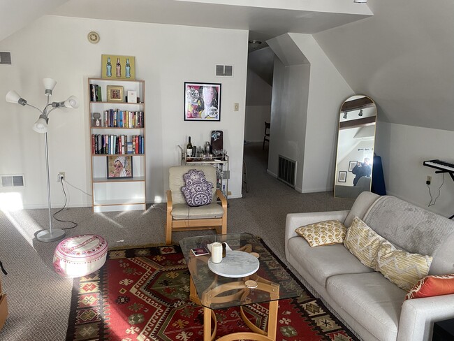 525 Shady Ave, Unit #3 in Pittsburgh, PA - Building Photo - Building Photo