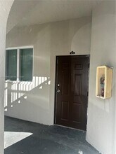 1661 SE 28th St in Homestead, FL - Foto de edificio - Building Photo