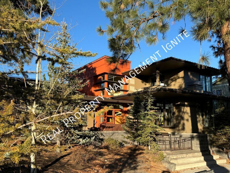 2157 NW Lolo Dr in Bend, OR - Foto de edificio