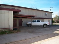 1340 N Main St in Paris, TX - Building Photo - Building Photo