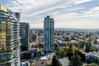 Maywood on the Park in Burnaby, BC - Building Photo - Building Photo