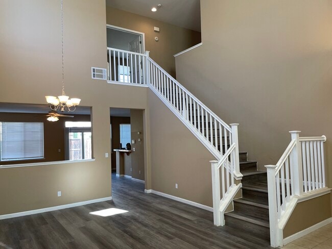 157 Maidenhair St in Pittsburg, CA - Foto de edificio - Building Photo