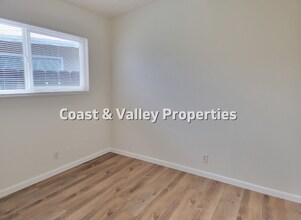1085 Sharon Dr in Salinas, CA - Building Photo - Building Photo