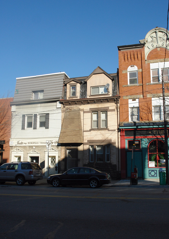 2015 E Carson St in Pittsburgh, PA - Foto de edificio - Building Photo