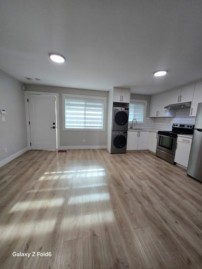 19272-19271 71 Ave in Surrey, BC - Building Photo - Building Photo